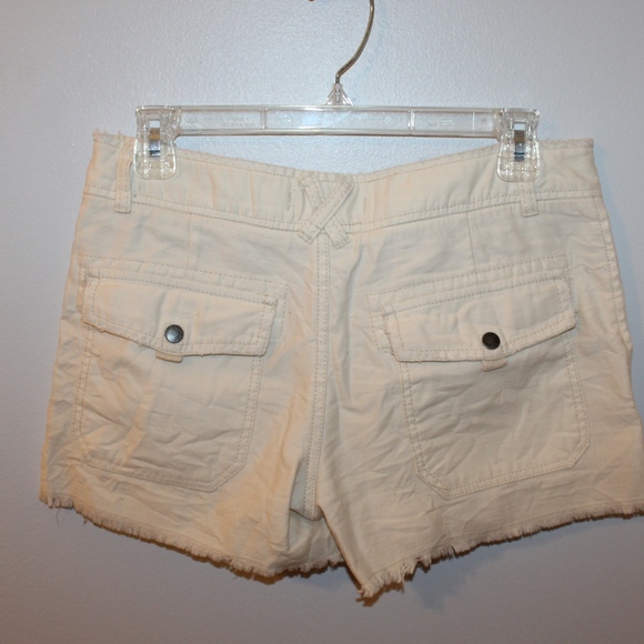 FREE PEOPLE cream shorts - Picture 3 of 3